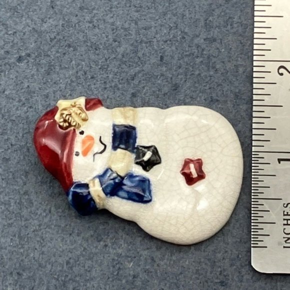 Christmas Pin Brooch Snowman Ceramic White Crazed Red Hat Star Blue Scarf Gold - Picture 5 of 6